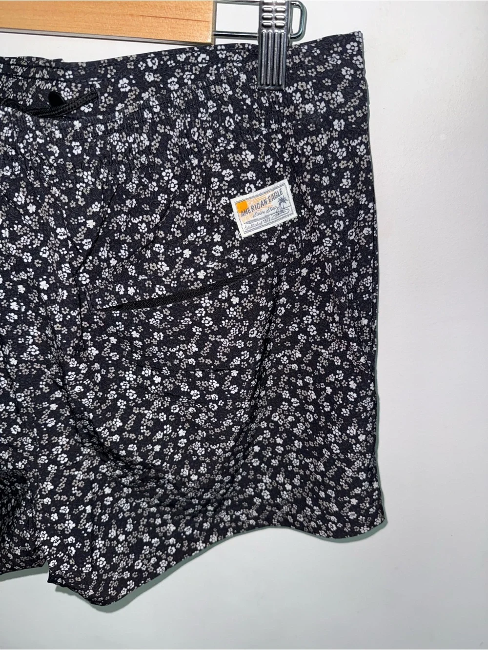 American eagle men’s swim trunks  medium